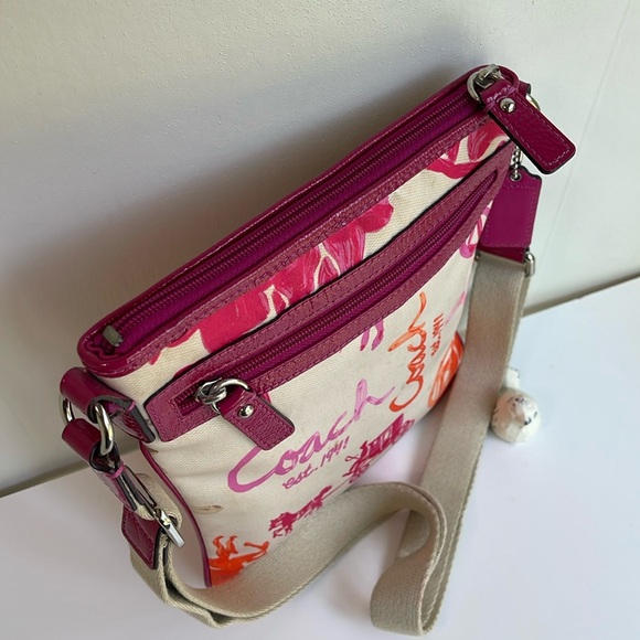 COACH Crossbody - Picture 6 of 15